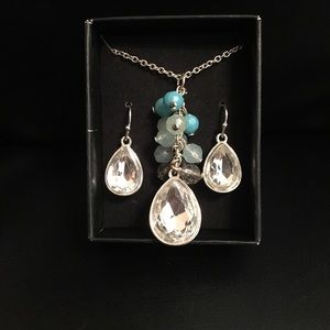 Necklace and earring set